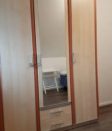 Gemuetliche Gaeste-/messewohnung 350 M. Zur S-bahn Apartmán