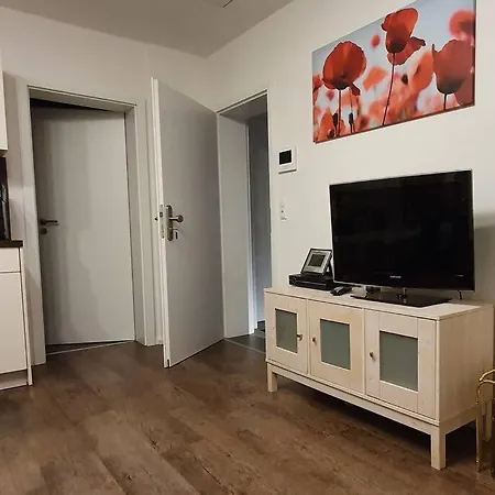 Gemuetliche Gaeste-/messewohnung 350 M. Zur S-bahn Apartmán *