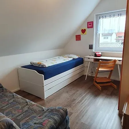 Gemuetliche Gaeste-/messewohnung 350 M. Zur S-bahn * Röthenbach an der Pegnitz