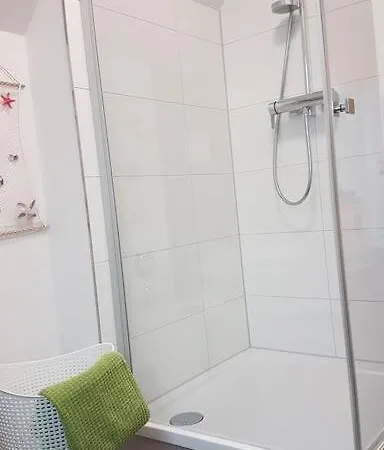 Gemuetliche Gaeste-/messewohnung 350 M. Zur S-bahn