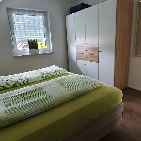 Apartmán Gemuetliche Gaeste-/messewohnung 350 M. Zur S-bahn *