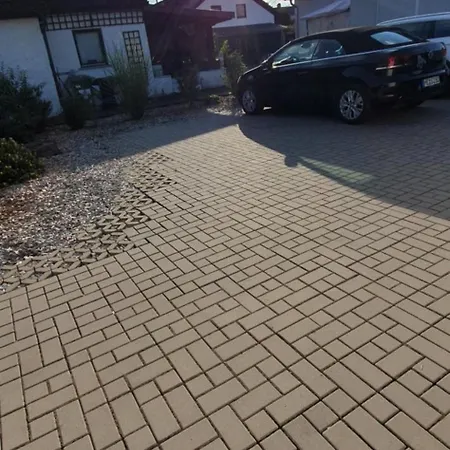 Gemuetliche Gaeste-/messewohnung 350 M. Zur S-bahn * Röthenbach an der Pegnitz
